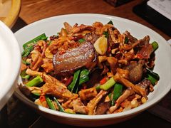 -吃饭皇帝大土家民族菜(荟聚店)