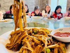 干炒牛河-粤·向群饭店(龙津东路总店)