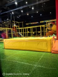 -蹦蹦跳跳(新奥购物中心店)