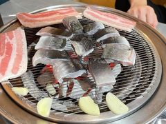 金牌鳗鱼半条-围炉肉舍•炭烤活鳗•丹东海鲜烤肉(步行街店)