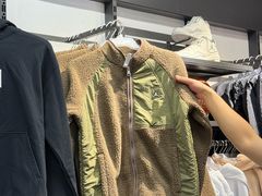 -百年港湾奥特莱斯(香炉礁店)