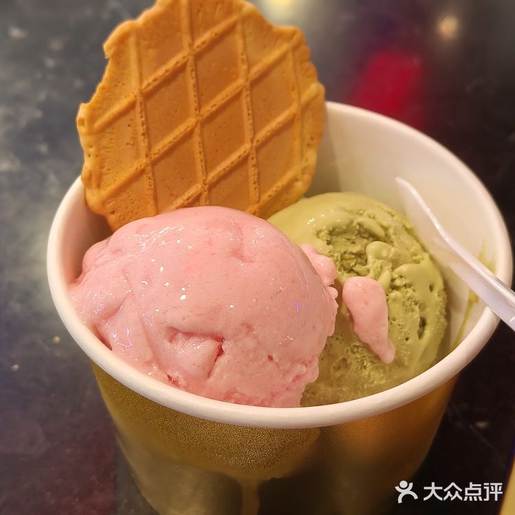 趁着夏天的尾巴💕来口冰激凌吧！