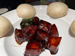 酒酿馒头拼红烧肉蒸箱-鸽子侯·家宴·平价海鲜(绿地店)