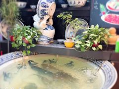 巨碗鱼头汤-南京金牛湖巨碗鱼头
