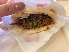 多肉馍馍（潼关肉夹馍）-嘉和一品粥(北京西站北广场北恒大厦店)