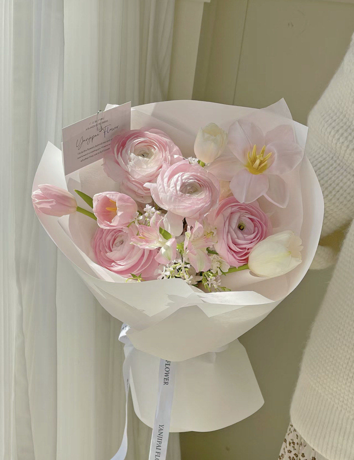 粉色系春天花束,色彩柔和浪漫,花材新鲜丰