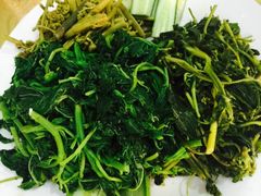 -华龙特色大骨鸡农家菜馆