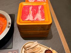 -牛YO寿喜烧·铁板烧和牛火锅自助(市府恒隆店)
