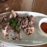第二天结束行程之后四点多就去排队