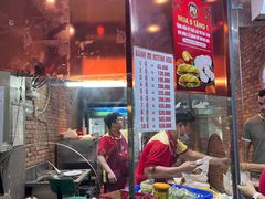 -Bánh Mì Huynh Hoa