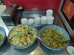 免费咸菜-闫家驴肉老店(华电一校店)