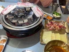 -围炉肉舍•炭烤活鳗•丹东海鲜烤肉(步行街店)