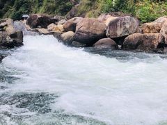 -安吉龙王山峡谷漂流