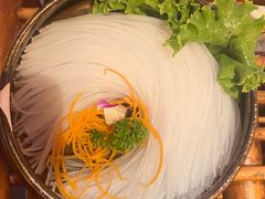 -老牌坊云南鱼豆花火锅(爱建店)