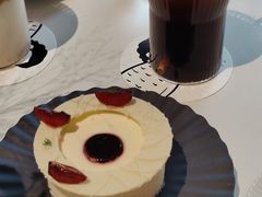 樱桃意式鲜奶酪-潮一不贰·法式甜品·生日蛋糕·西式简餐(外滩店)