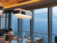 靠窗位-云端西餐厅(南宁龙光那莲豪华精选酒店)