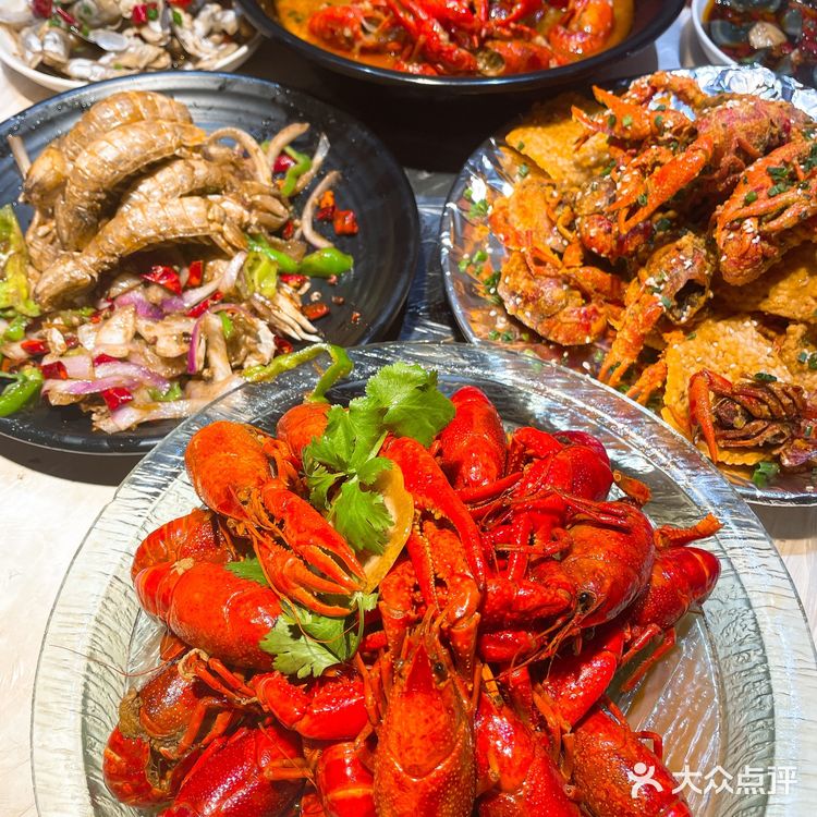 美味炸裂的小龙虾夜排档盛宴