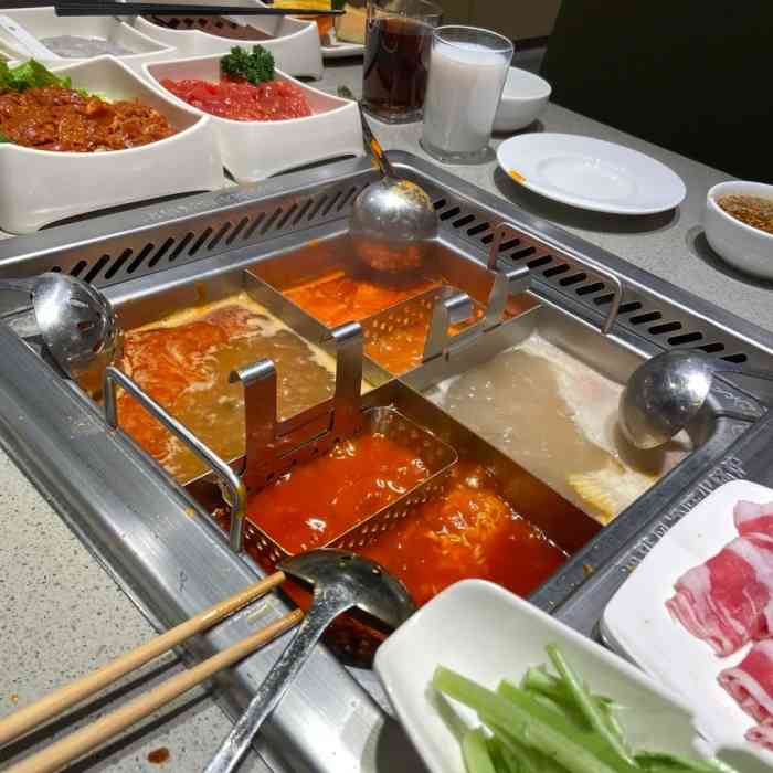 海底捞火锅(东门町店)-"同事请客,于是就到附近的海底捞! [服务.