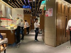 -海底捞火锅鲜切牛肉主题店(长寿路店)