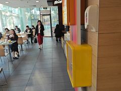 -麦当劳(假日广场店)