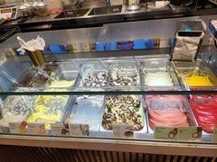 -Venchi (Chocolate & Gelato)