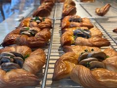 -VERIE BAKEHOUSE