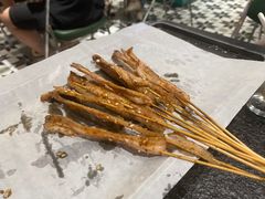 -何妹湿辣牛肉·粤式烧烤砂煲(桂雅路店)
