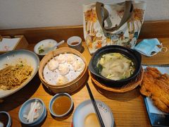 -馋三尺蟹粉小笼(人民广场店)