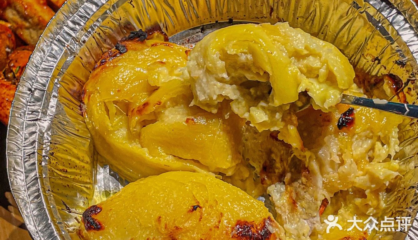 来杭州一定要吃这家烧烤店‼️烤榴莲和1米羊肉串赞暴