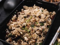 盐菜脆哨炒饭-丹虾|文和友小龙虾·烙锅(陕西路旗舰店)