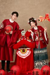 -雪中彩影婚纱摄影·微光艺术中心