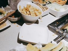 -海底捞火锅鲜切牛肉主题店(长寿路店)