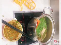 -亿富盛餐饮旋转小火锅(乐客城店)