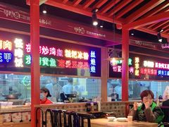 大堂-怪噜范·老贵阳街头名小吃(数博万达店)