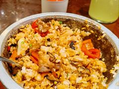 当红小炒肉石锅饭-新白鹿餐厅(爱琴海购物中心店)