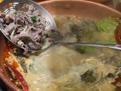 -洱火云南酸菜牛肉火锅(石景山当代商城店)