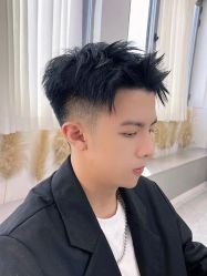 -一家只做男发烫染的店