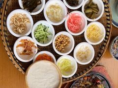 -包整·丝娃娃(一览甲秀楼风景店)