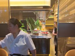 -钱小奴海鲜自助黑金店(杭州滨江龙湖店)