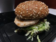 -The Habit Burger Grill 哈比特汉堡(爱琴海店)
