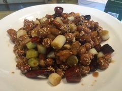芝麻花仁爆鸡丁-极致三川·厨房(N37天琴座店)