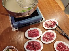-牛满溢·自助潮汕鲜牛肉火锅(龙汇路店)
