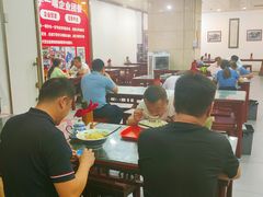 -牛一嘴·兰州牛肉面·大盘鸡(财富中心店)