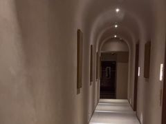 -灸春堂·艾灸·痛症·整脊连锁(之江银泰店)