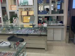 -罗创丹阳眼镜(童卫路店)