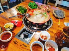 -阿婆情腊排骨火锅(金虹路店)