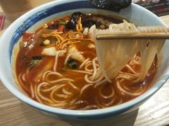 -花馬肆.云南过桥米线(汉神购物广场现场熬汤店)