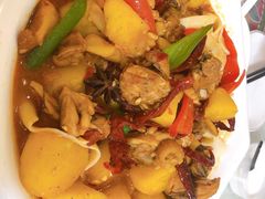 新疆大盘鸡-新疆红柳花餐厅(新洲店)