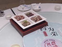 -香山湖家家宴(中山陵店)