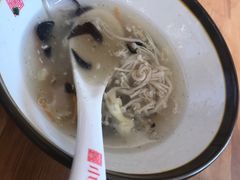 酸辣汤-小姜锅贴(凤凰街店)